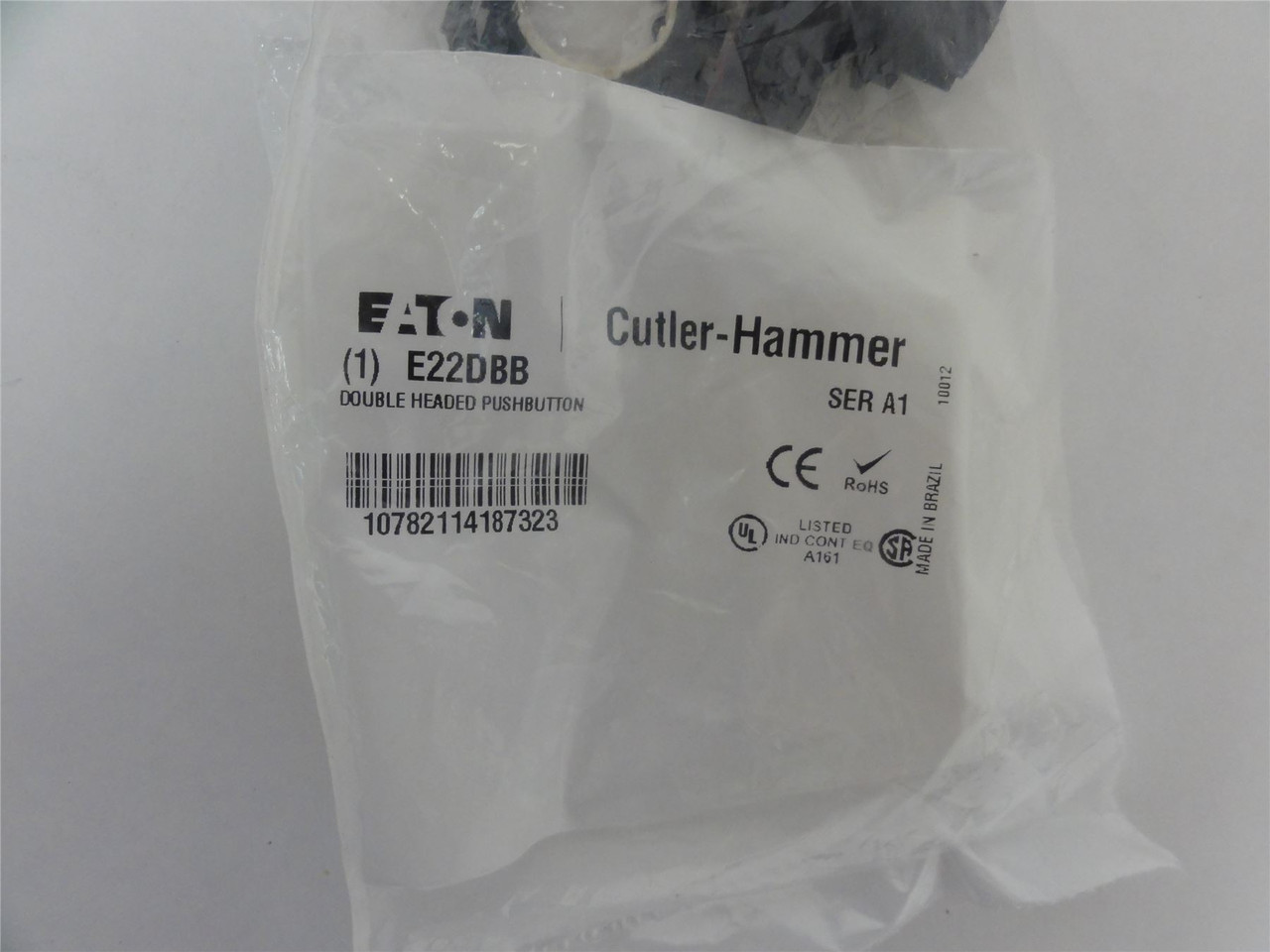 Eaton E22DB1B20; Double Headed Push Button - Illuminated