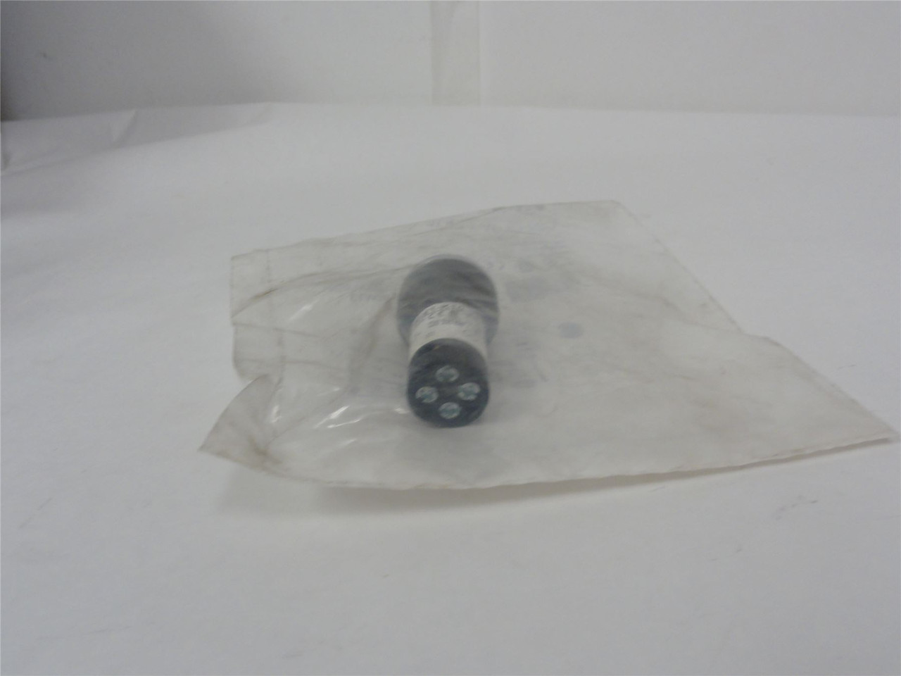 Eaton C22-DL-W-X1-K10-24; Illuminated Pushbutton- 24V AC/DC