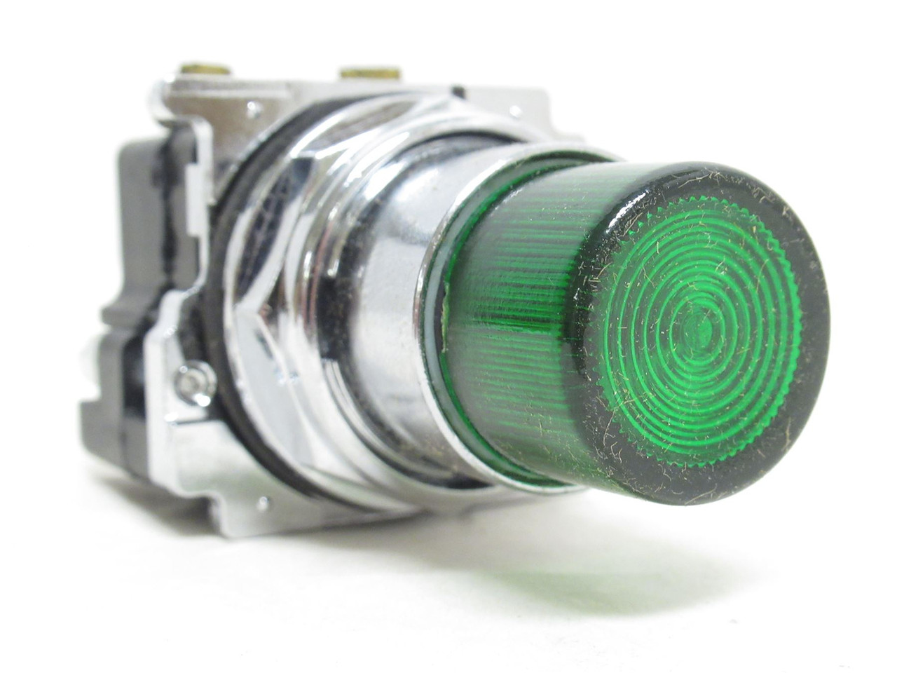 Eaton 10250T411C22; Heavy-Duty Push-Button; Green; 120VAC