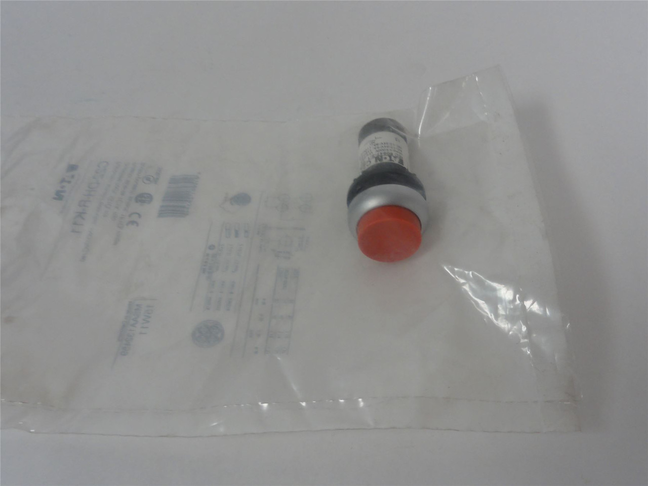 Eaton C22-DH-R-K11; Non Illuminated Pushbutton; 22.5 mm