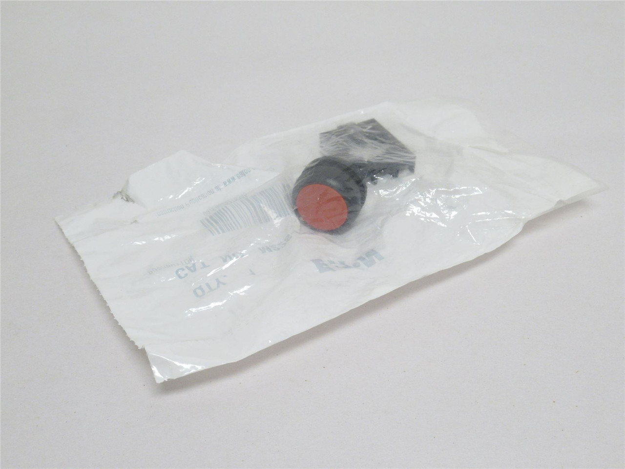 Eaton M22S-D-R; Flush Red Non-Illuminated Pushbutton Operator