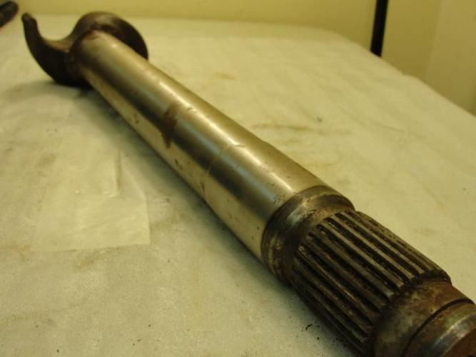 Meritor 1693414C1; Camshaft (surface rust - see photos)