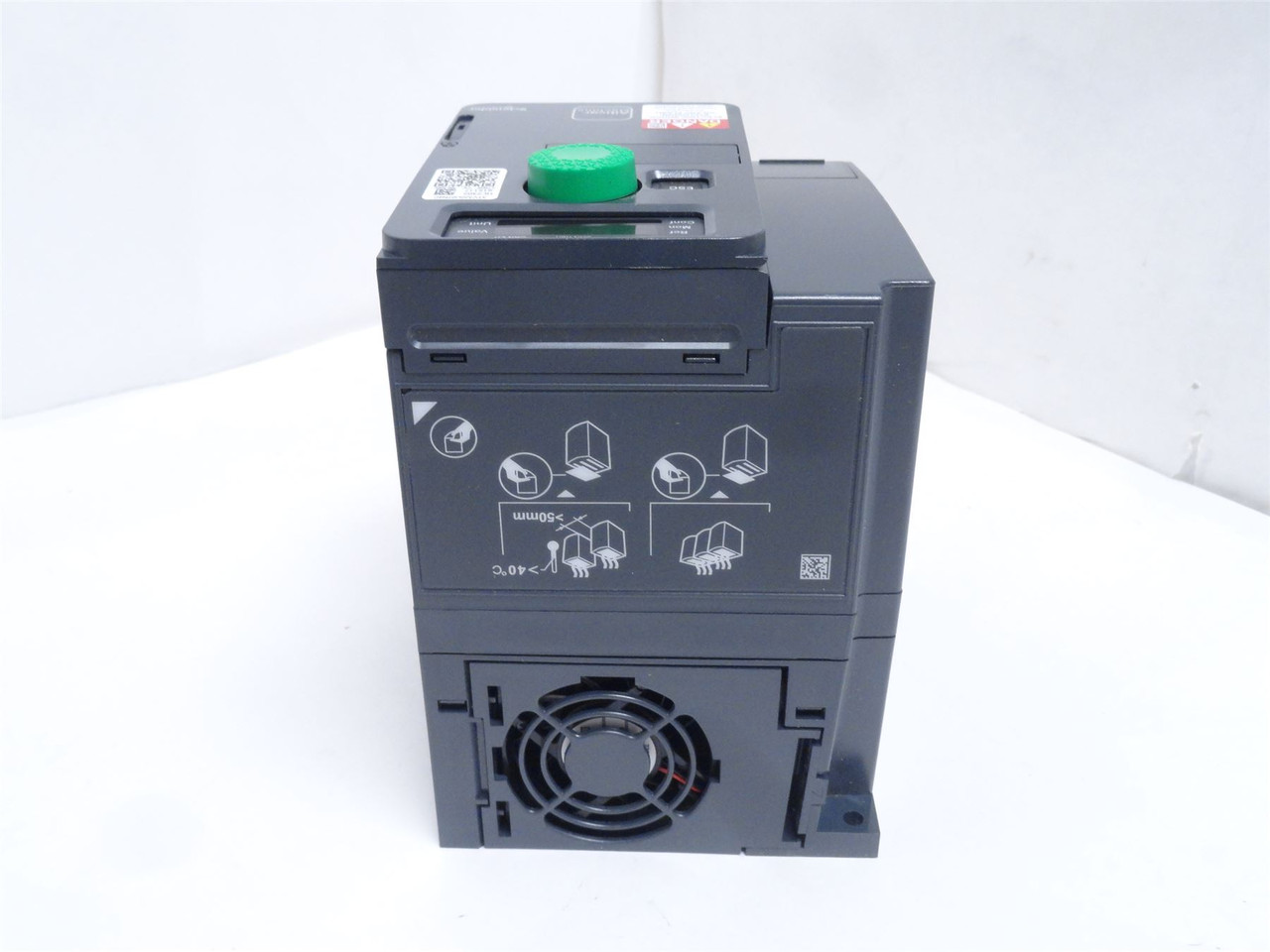 Schneider ATV320U07N4C; AC Drive 1HP 380-500VAC 3ph