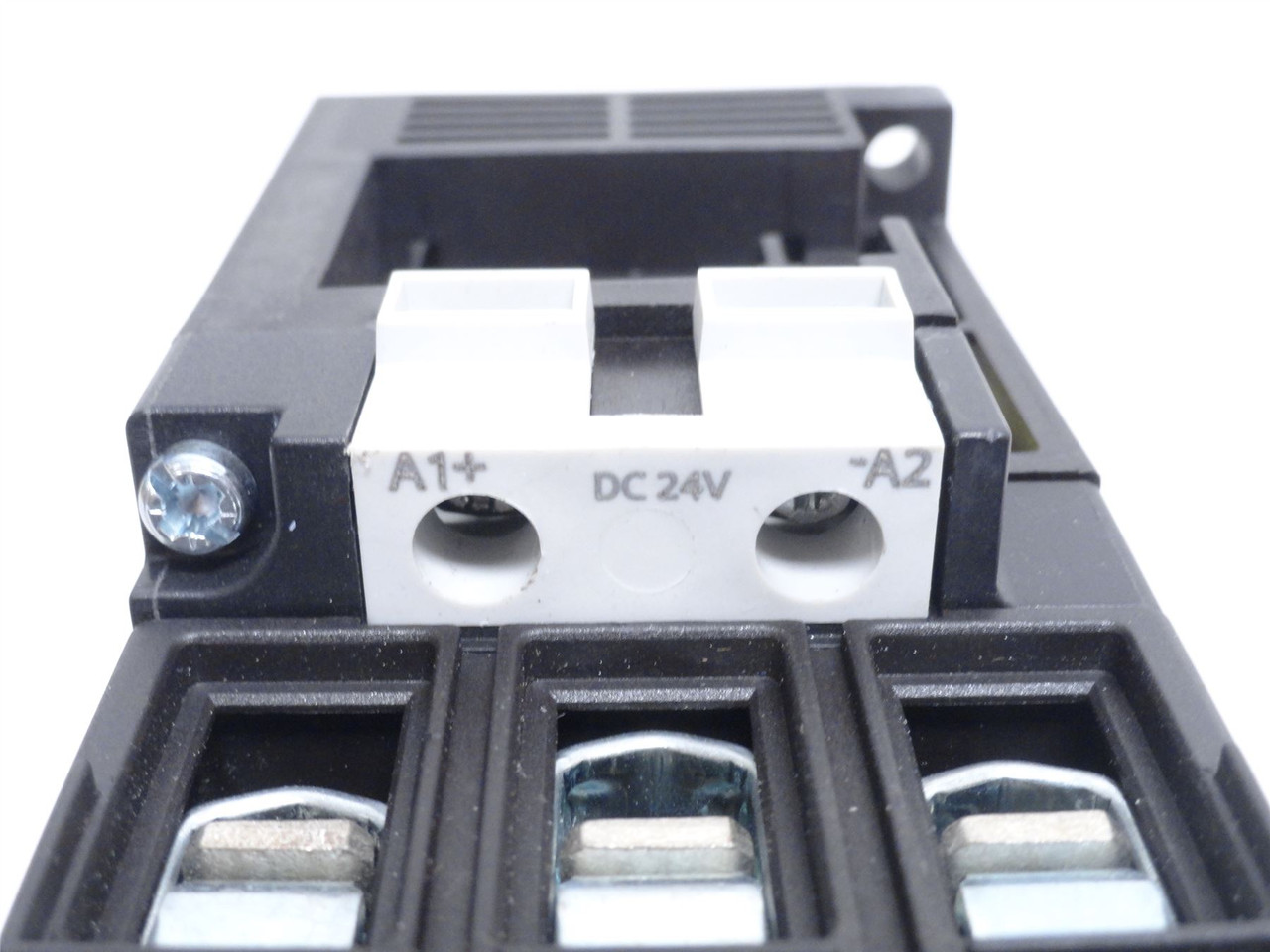 Siemens 3RT1035-1BB40; Contactor 40A; 3P; 600VAC; Coil: 24VDC