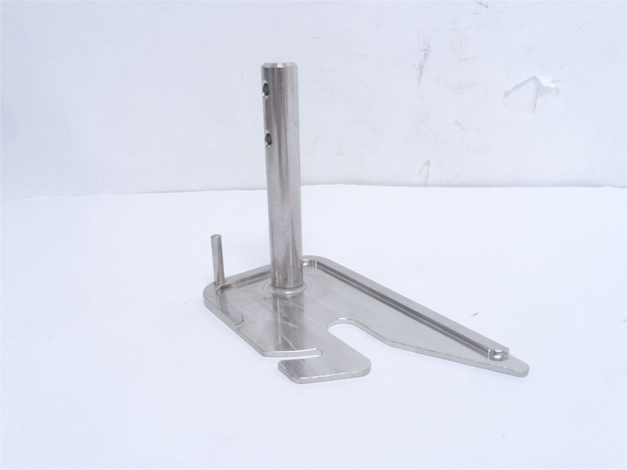 Foodmate LA00059107; Weld-Mount Thigh Plate; RT; SS