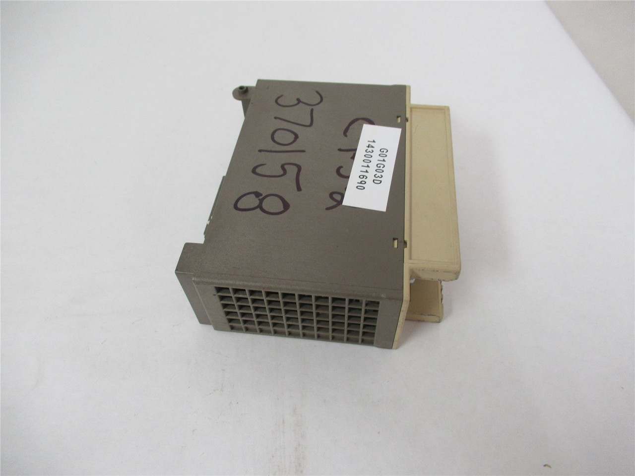 Siemens 6ES5482-8MA13; Digital Module   24 VDC  0.5 AMP