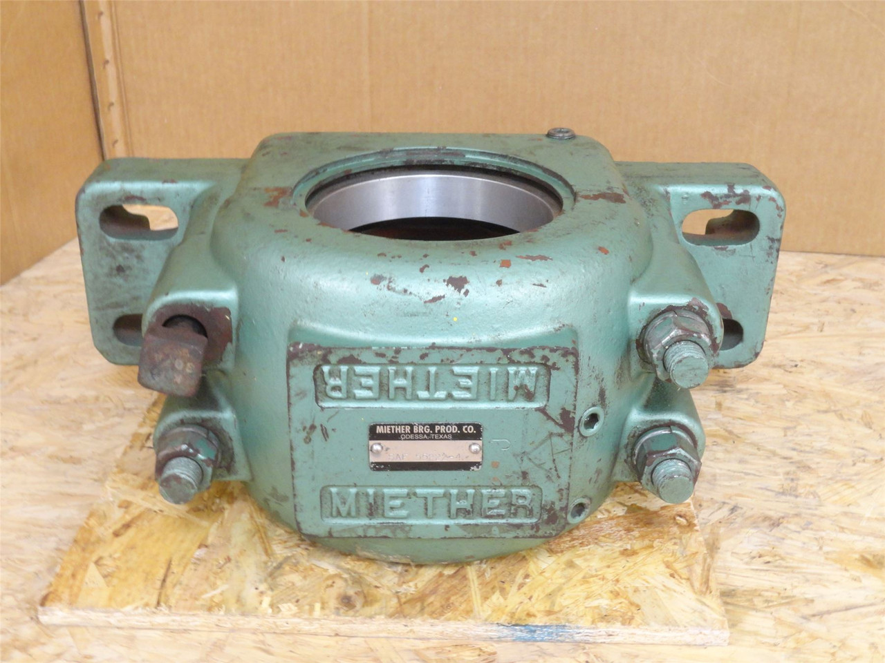 Miether SAF 55222-4; Split Pillow Block; 4-Bolt Missing 1 nut