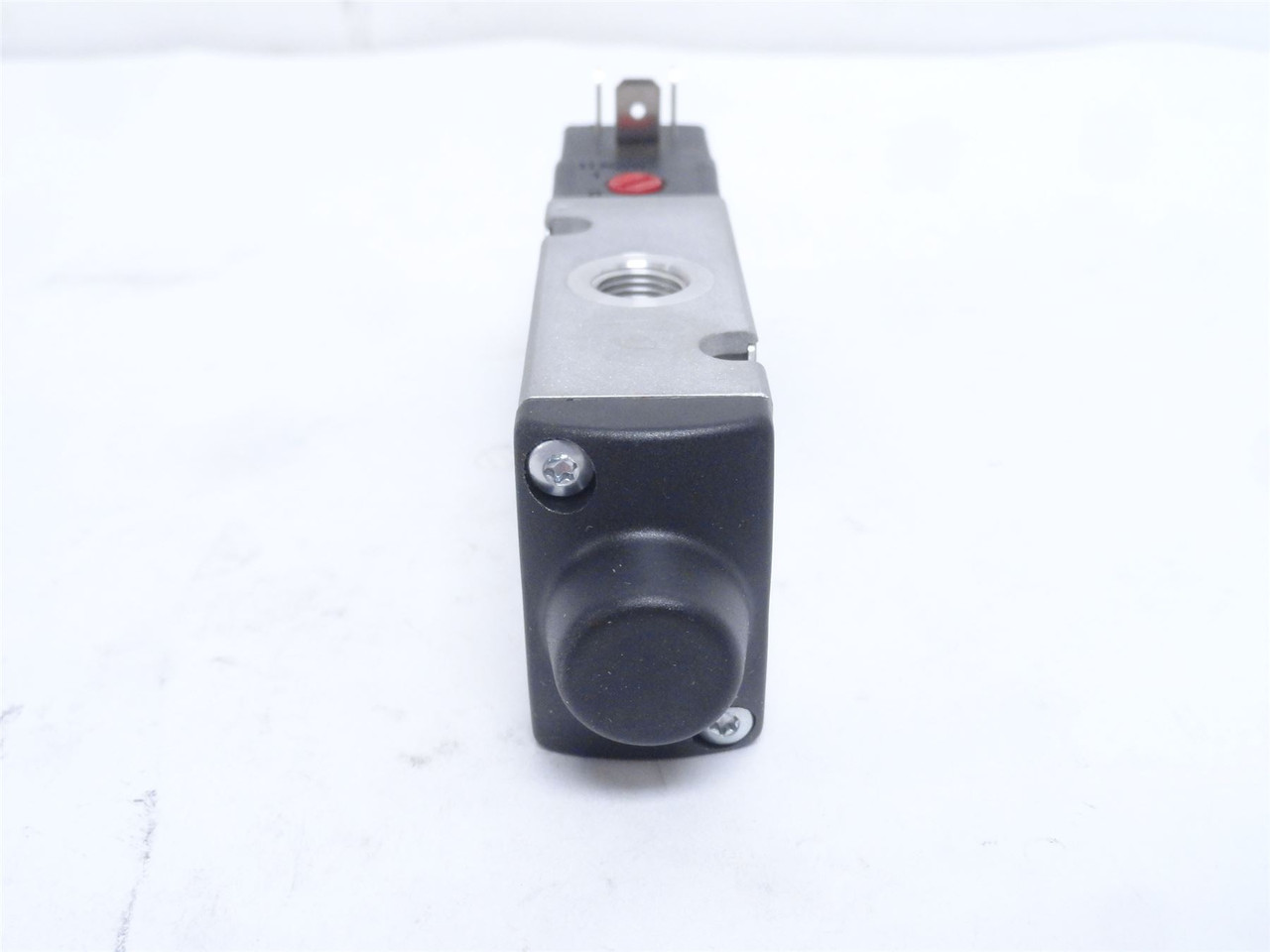 Norgren V60P417A-A213JB; Solenoid Valve 145PSI; 1/8NPT; 24VDC