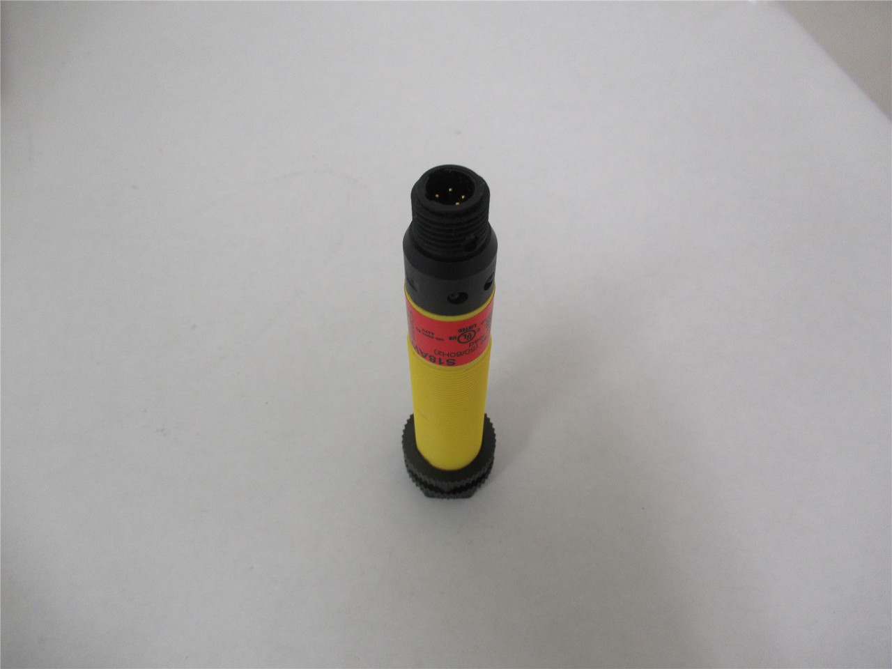 Banner S18AW3FF50Q; Photo Sensor Range 50 mm Input 20-250 Vac