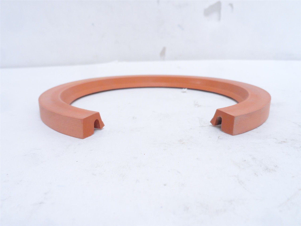 Garlock 25284-2702; Split Oil Seal; 3.82"ID x 5.042"OD