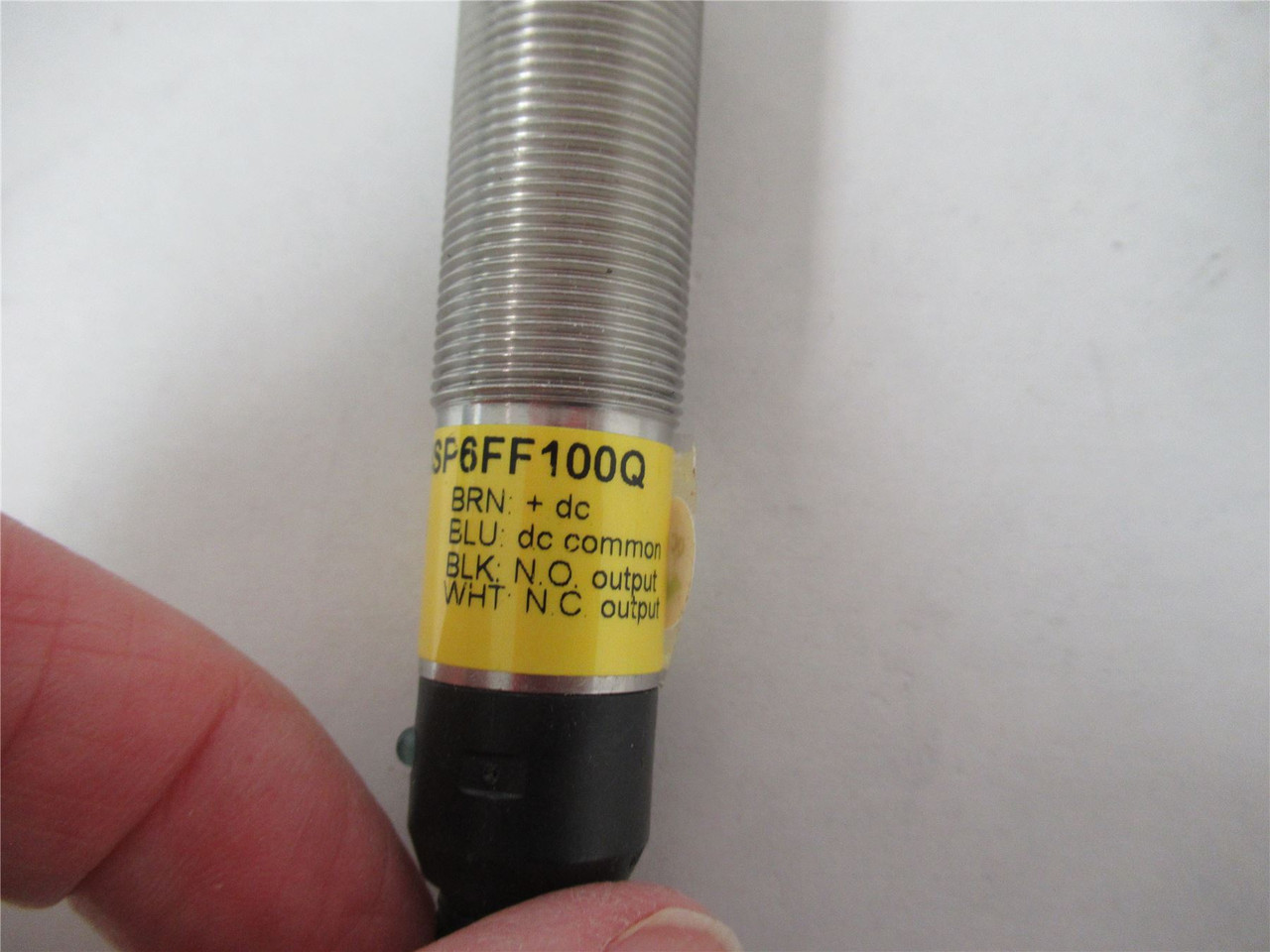 Banner M18SP6FF100Q; Photo Sensor Range 100mm Input 10-30VDC