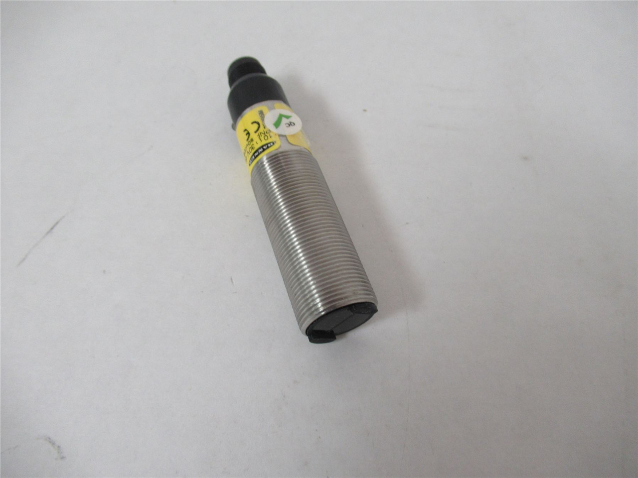 Banner M18SP6FF100Q; Photo Sensor Range 100mm Input 10-30VDC