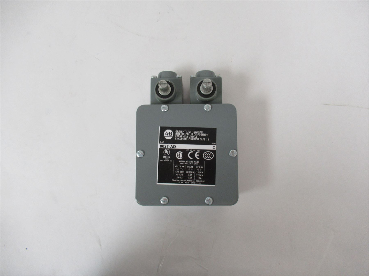 Allen-Bradley 802T-AD; Limit Switch 600 VAC MAX 10 AMP