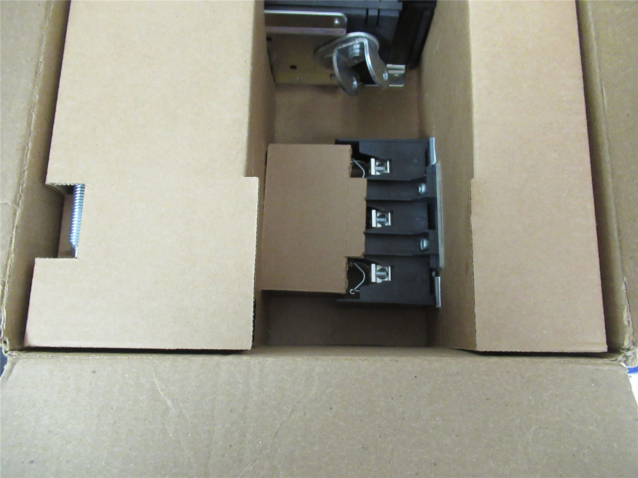 Square D 9422TCF33; Disconnect Switch 600VAC 30A 3-pole Nema