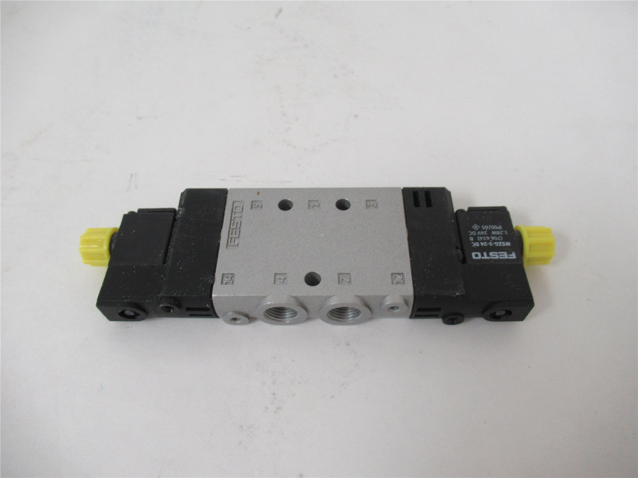 Festo CPE14-M1CH-5J-1/8; Solenoid Valve 24V 5/2-Way 550239