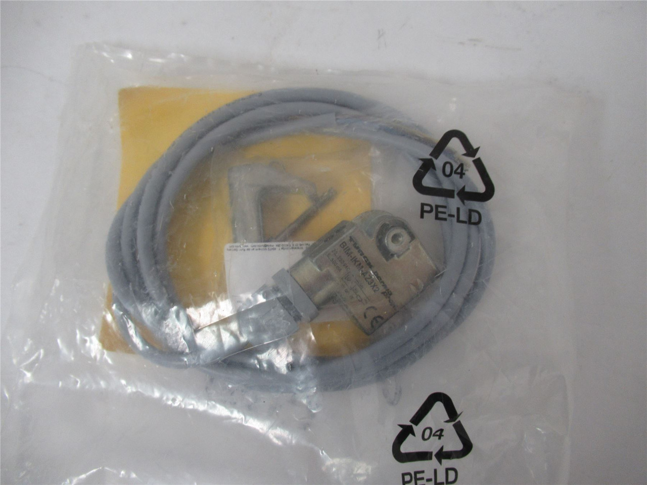 Turck BIM-IKM-AZ3X2 W/KLI3; Inductive Sensor  2 Wire10-65 VDC