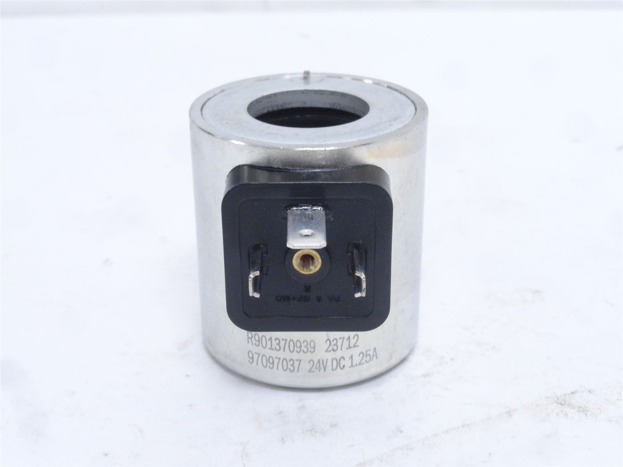 Bosch R901370939; Solenoid Coil; 24VDC; 29/32"ID; 3-Wire