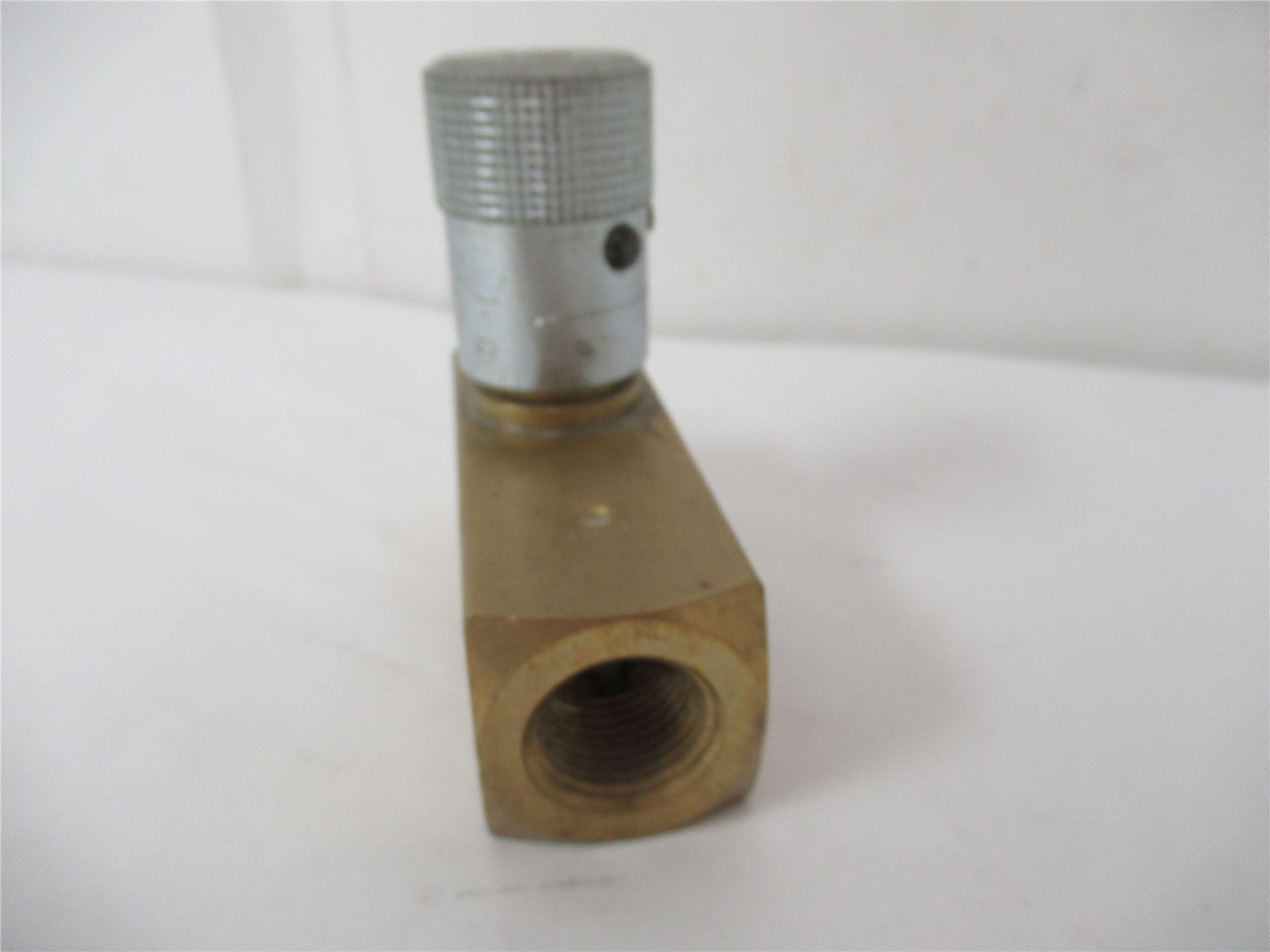 Parker SPF800B; Shcrader Bellows  Flow Control 1/2" NPTF Port