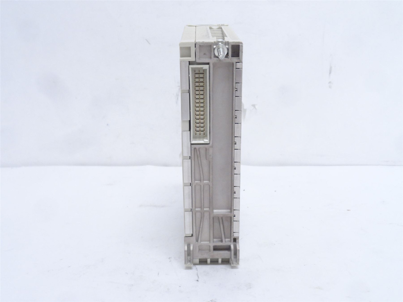 Schneider TSXASY410; Analog Output Module; 0-10V; 2-Out