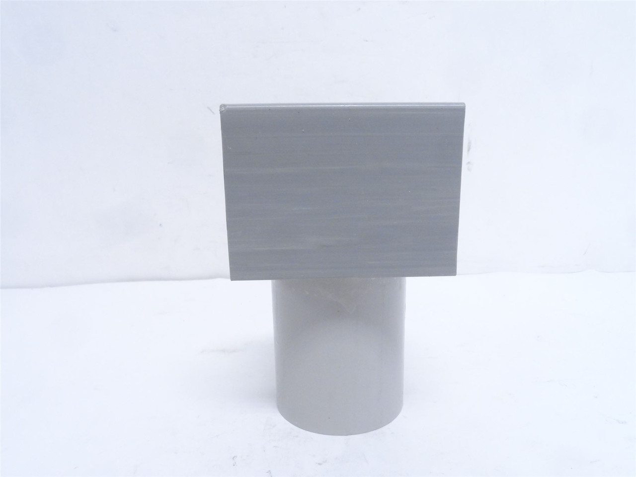 Simmons STN06766-39; Insulator Saddle End