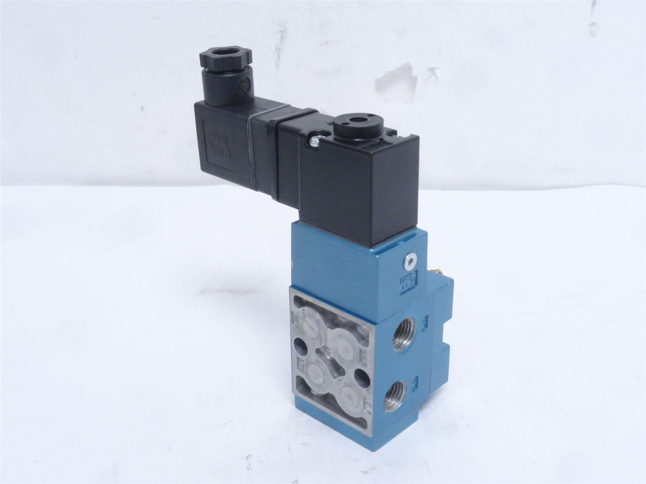 MAC 712C-12-PI-501JB; Solenoid Valve 0-150PSI; 24VDC; 6 Watts
