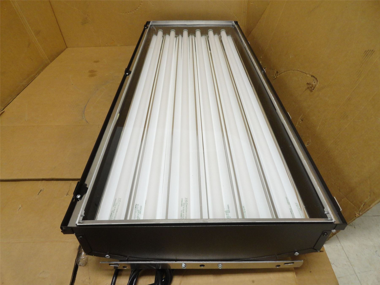 Orion WT6HL11W; Fluorescent Lighting Fixture 6-Tube; 48" Long