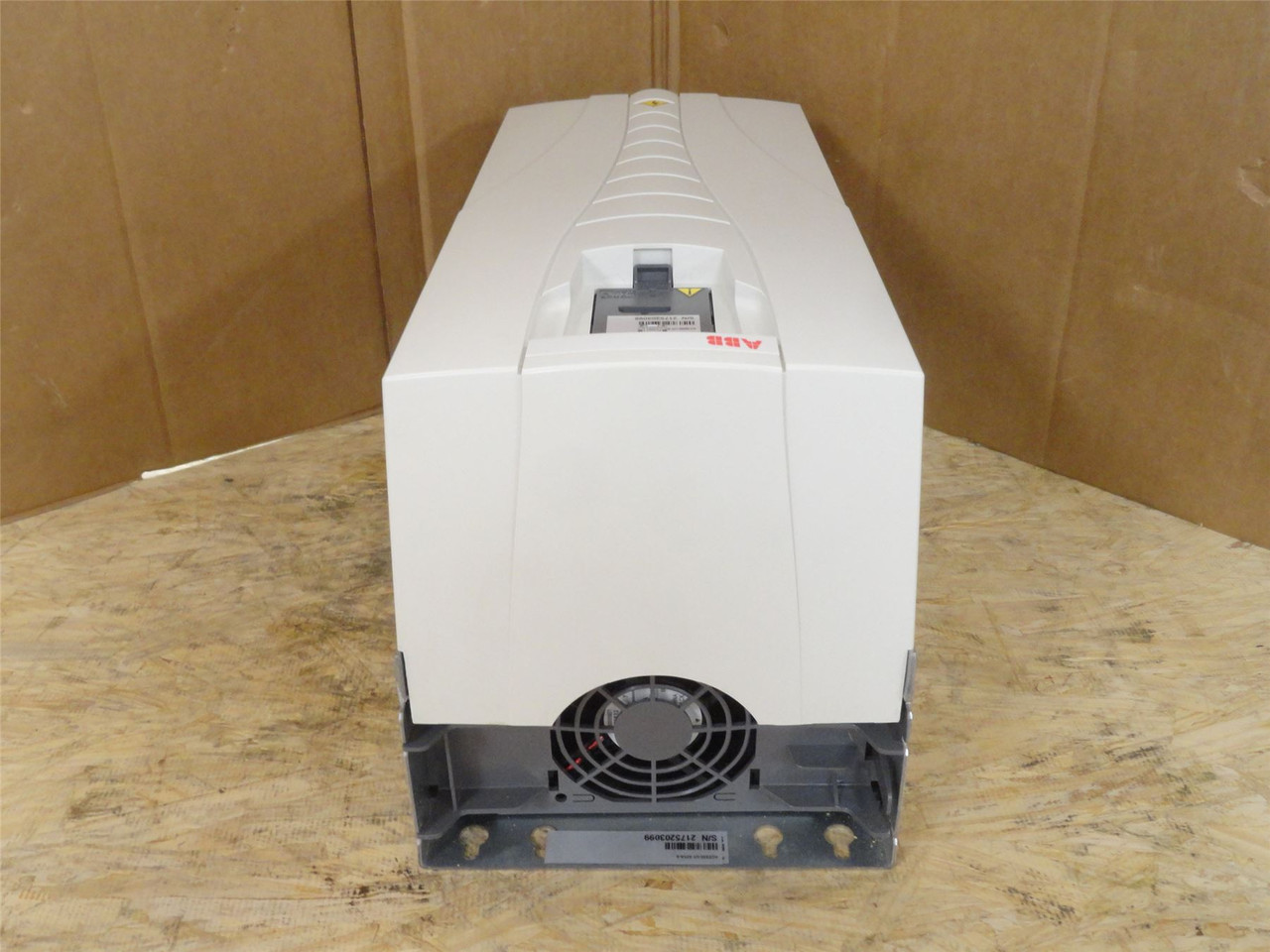 ABB ACS550-U1-031A-4; AC Drive 20HP 480VAC