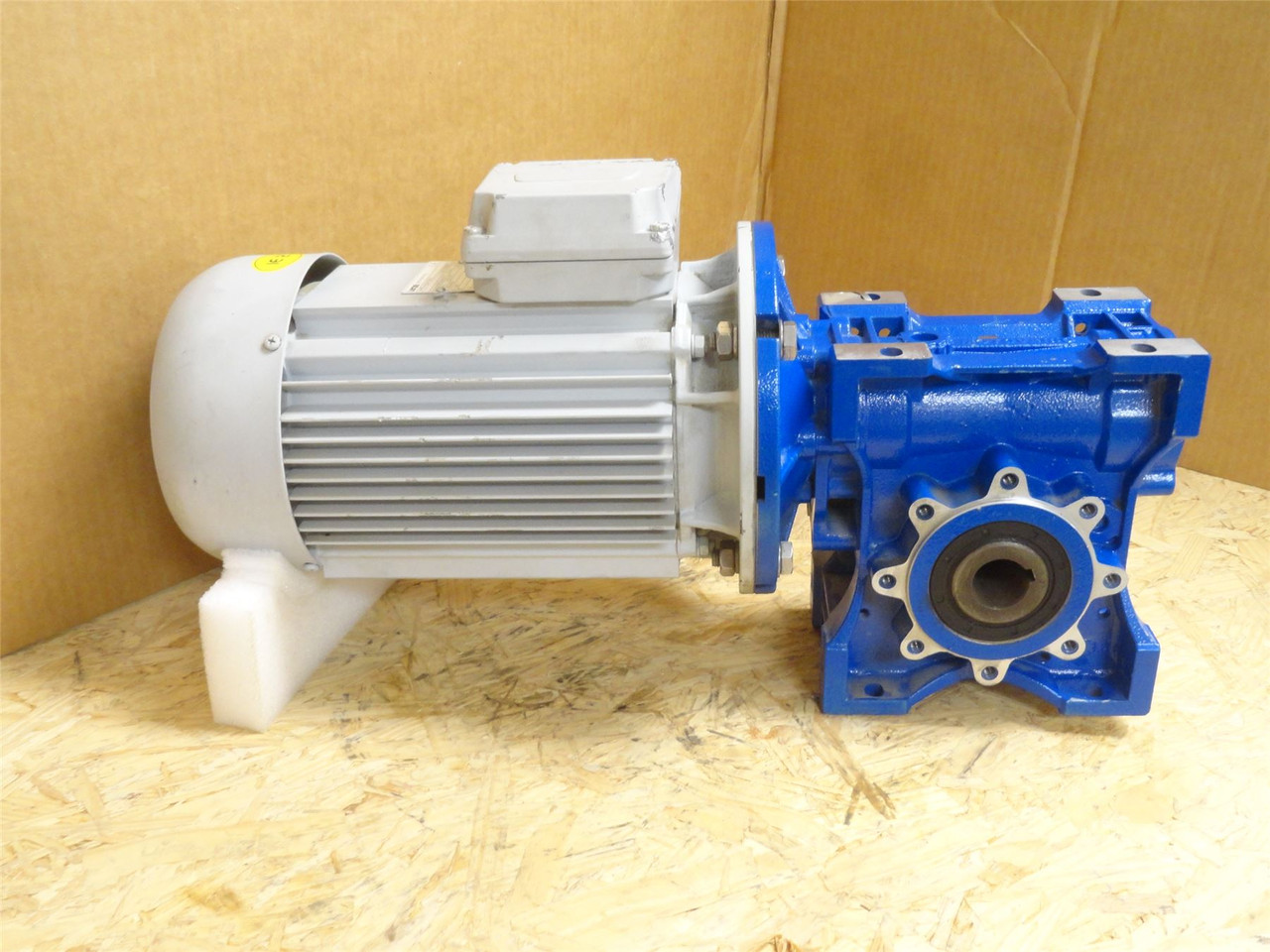 Motovario NMRV-P-075; Gear Motor; 30:1R; 1.5kW 230/400V@50HZ