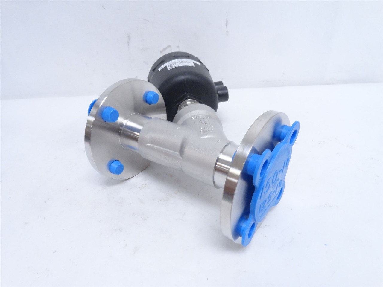 Burkert 98127249; Angle Seat Control Valve SS; 217PSI; 1-1/4"