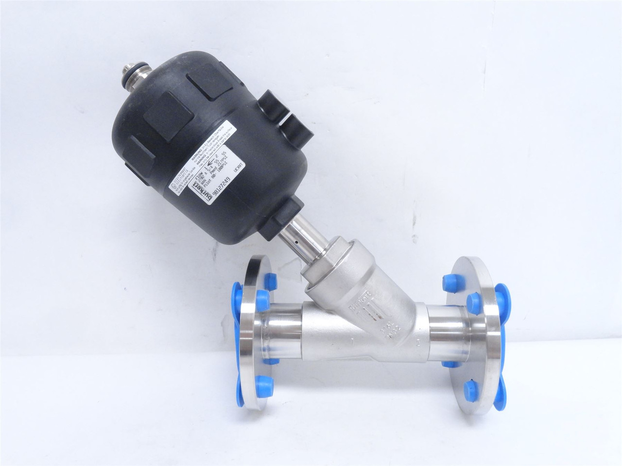 Burkert 98127249; Angle Seat Control Valve SS; 217PSI; 1-1/4"