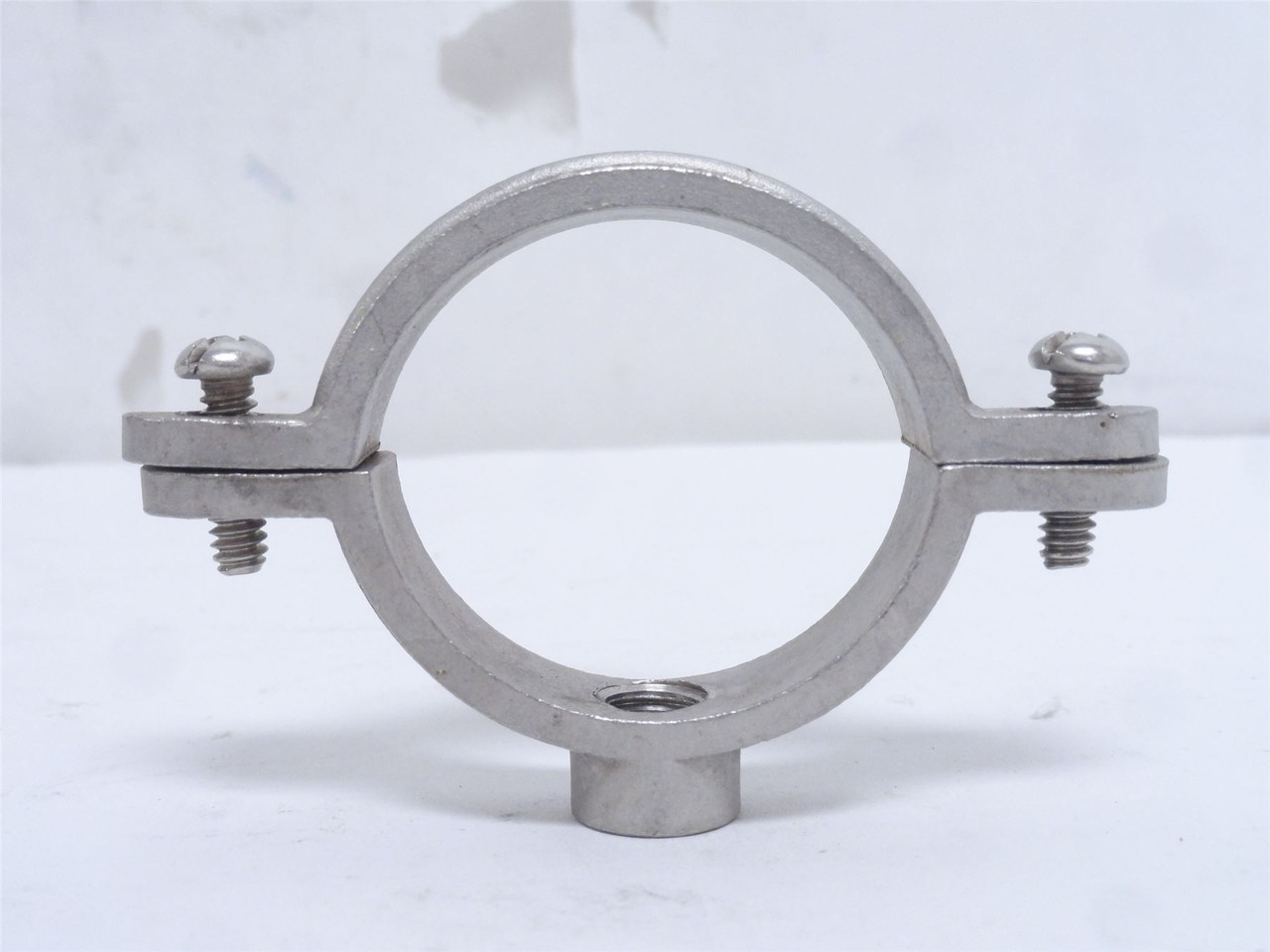 FNW 7001SH; Split Ring Hanger; SS-304; Size: 1-1/4"; 1/8NPT