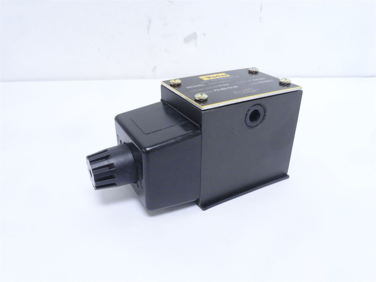 Parker D3W20BNYC; Solenoid Valve; 5000PSI; 110/120VAC