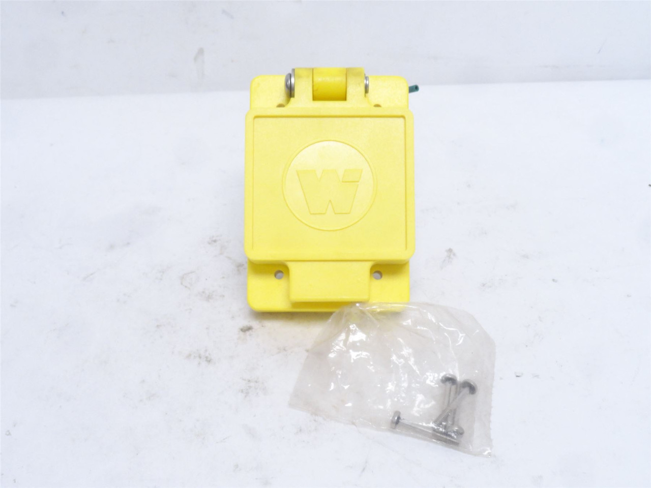 Woodhead 69W76; Watertight Locking Receptacle 30A NEMA L16-30