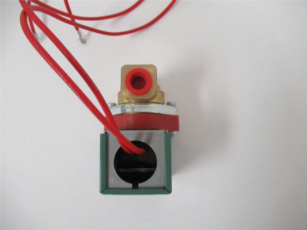 Asco 8210B20; Solenoid Valve 120/60 5-125 PSI 1/4"