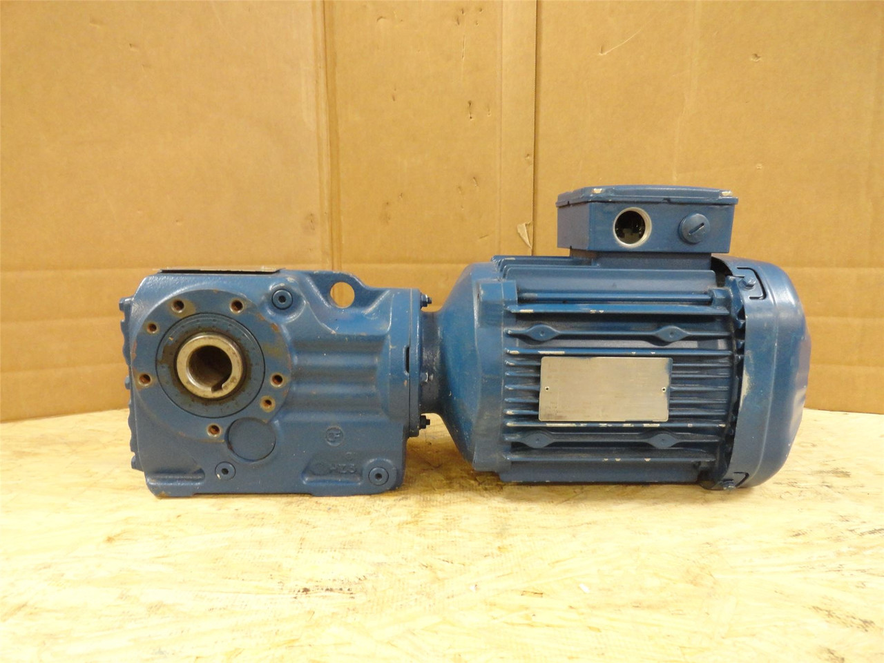 SEW KA37DRP90L4/DH; Gearmotor; 17.15:1 Ratio; 230/460V; 3PH