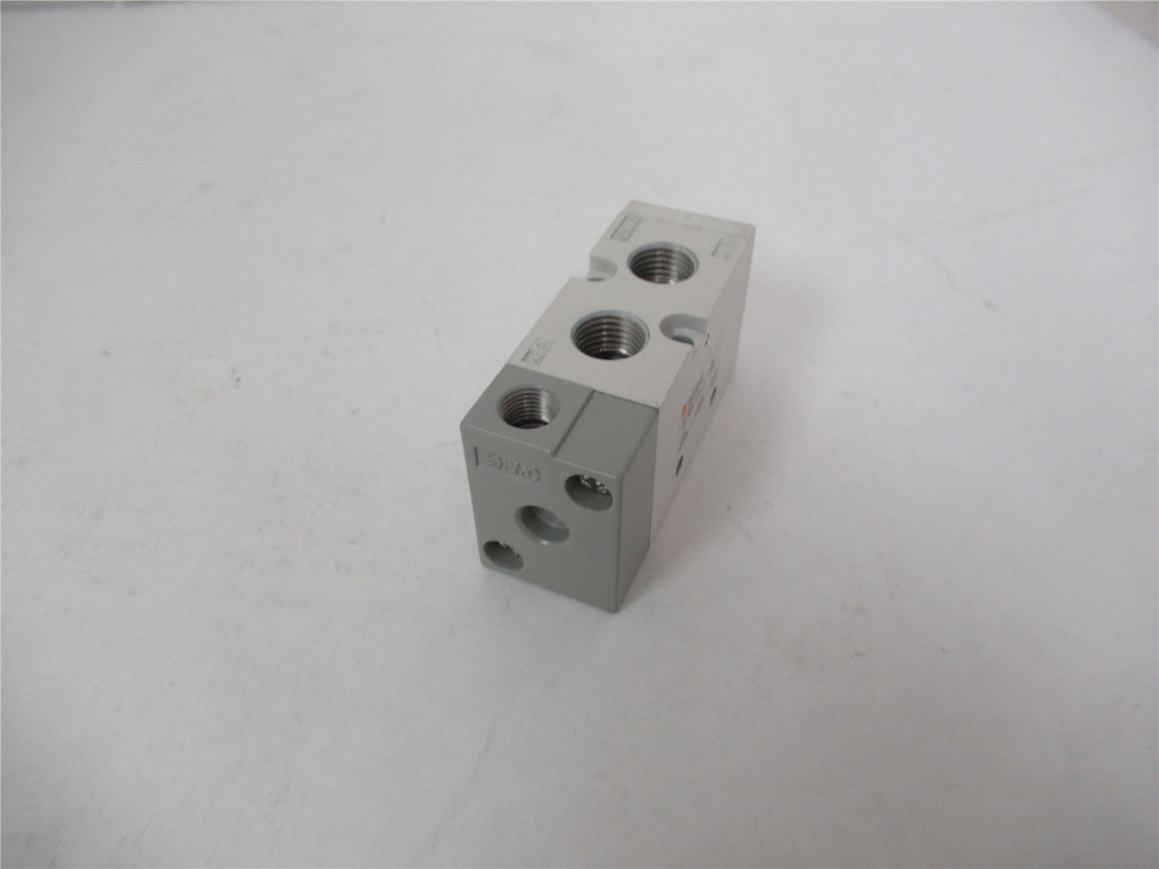 SMC VFA3130-02; Pneumatic Valve 1/4 BSPT