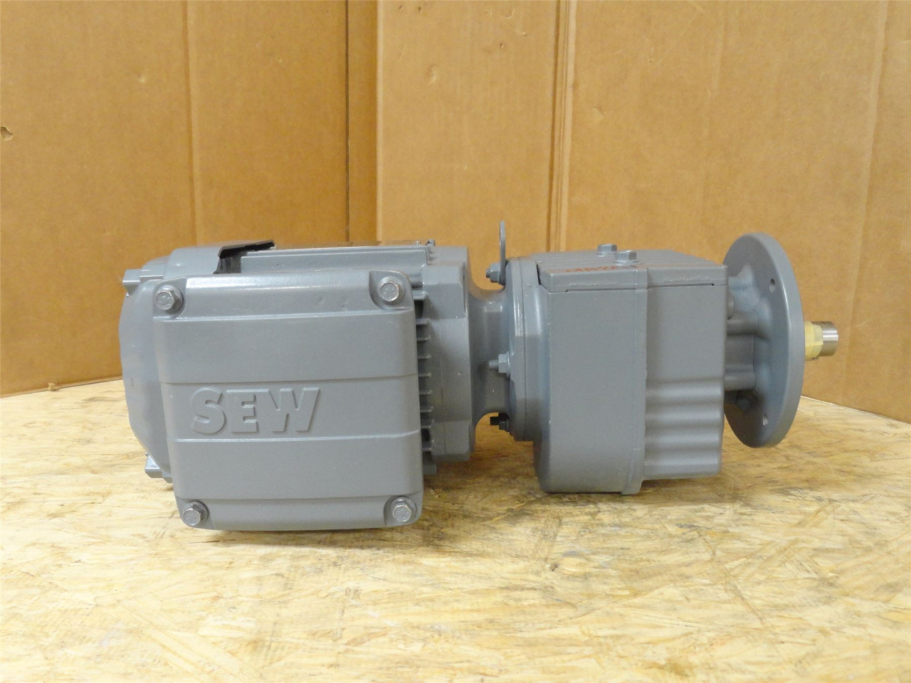 SEW RF17DRN71MS4/DH; AC Gearmotor 32:1 Ratio; 1/3HP; 440/480V