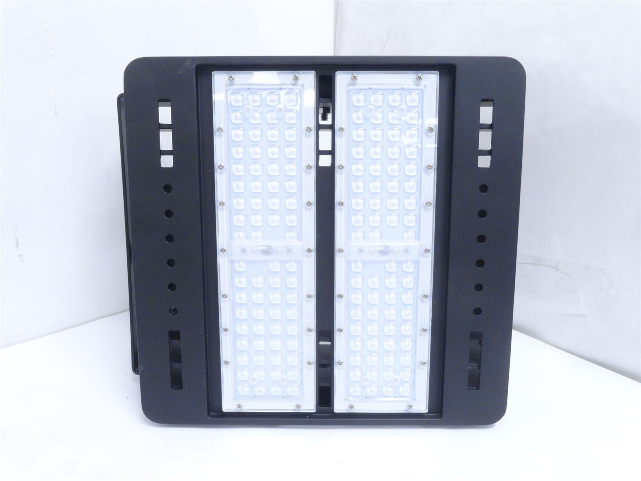 Luminaire CPS-HBFL-150W-UL-BL-T5-50; LED High Bay Flood Light