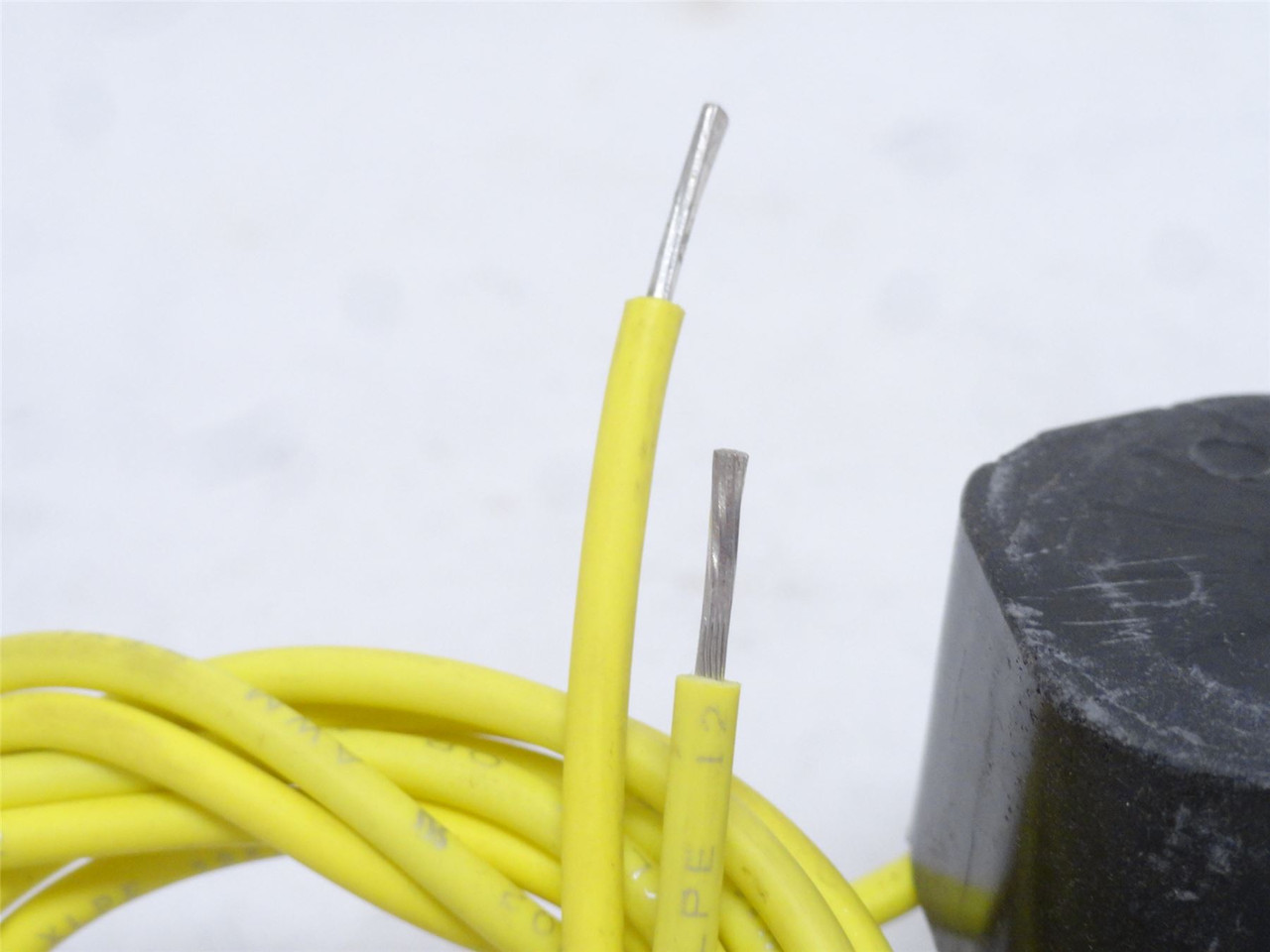 Vickers 20107-A; Solenoid Valve Coil; 115VAC; 1/2"ID