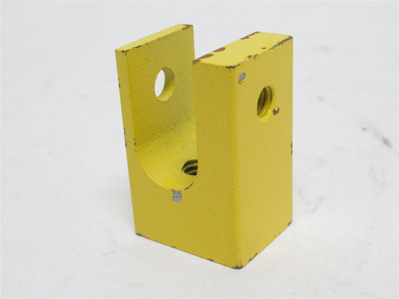 Lantech 30102198; Lot-3; Clevis Mounting Block; Cylinder