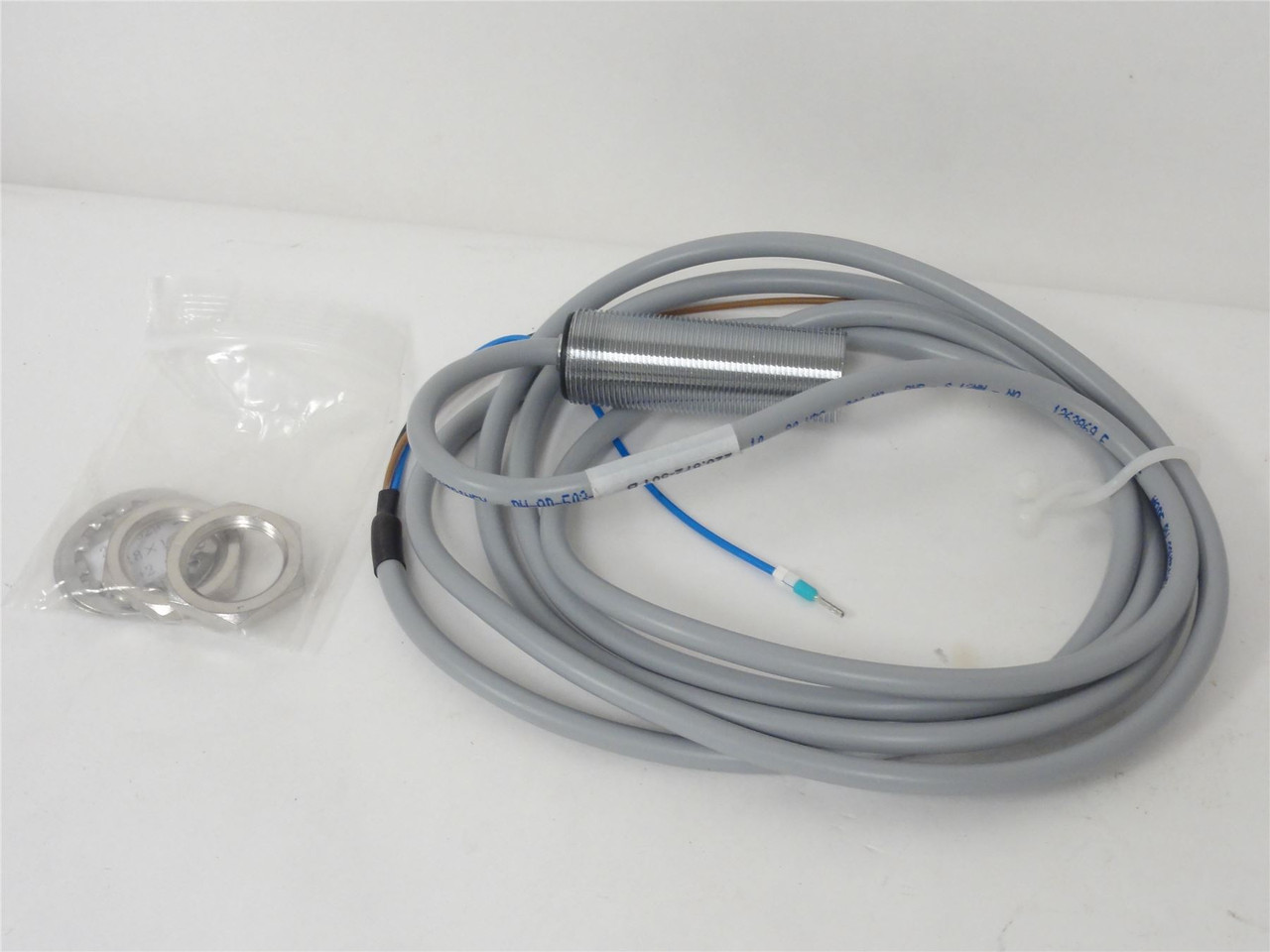 Contrinex DW-AD-503-M18-245; Proximity sensor; 200Ma 10-30VDC