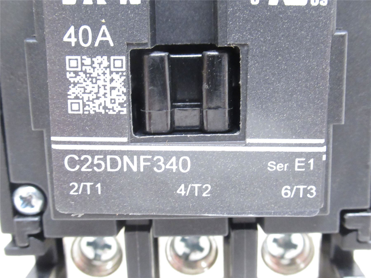 Eaton C25DNY133; Contactor; 40A; 3P; 575VAC; Coil: 24VAC