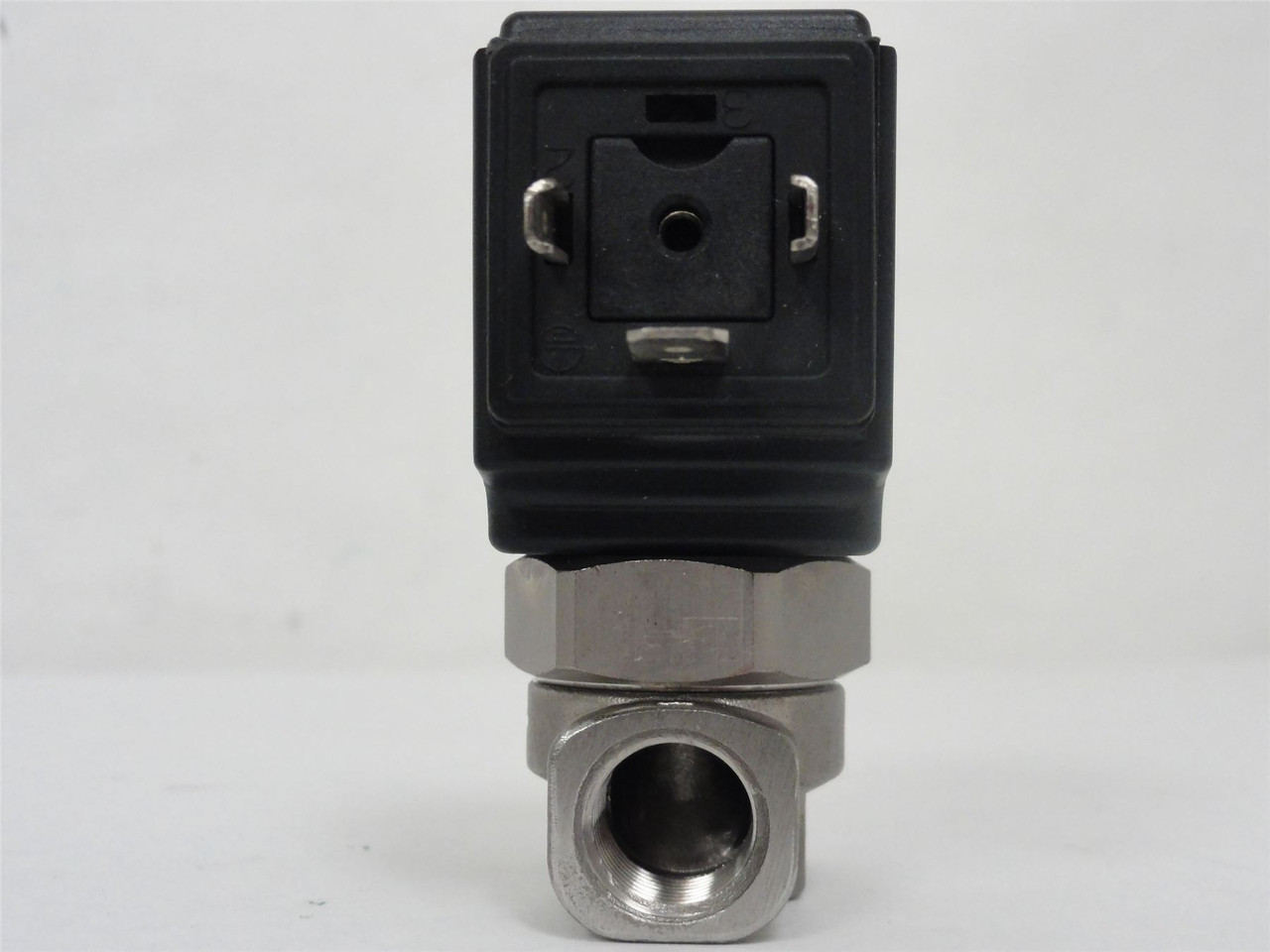 SMC VCW21-5DO-4-02F-H-Q; Solenoid Valve; 24VDC; 0-0.5MPa
