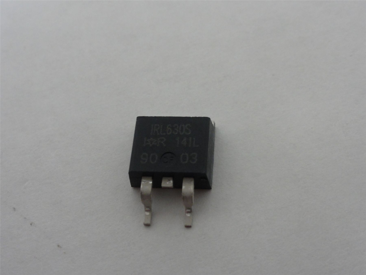 Vishay IRL630S; Lot-21 MOSFETs; N-Channel; 200V; 9A