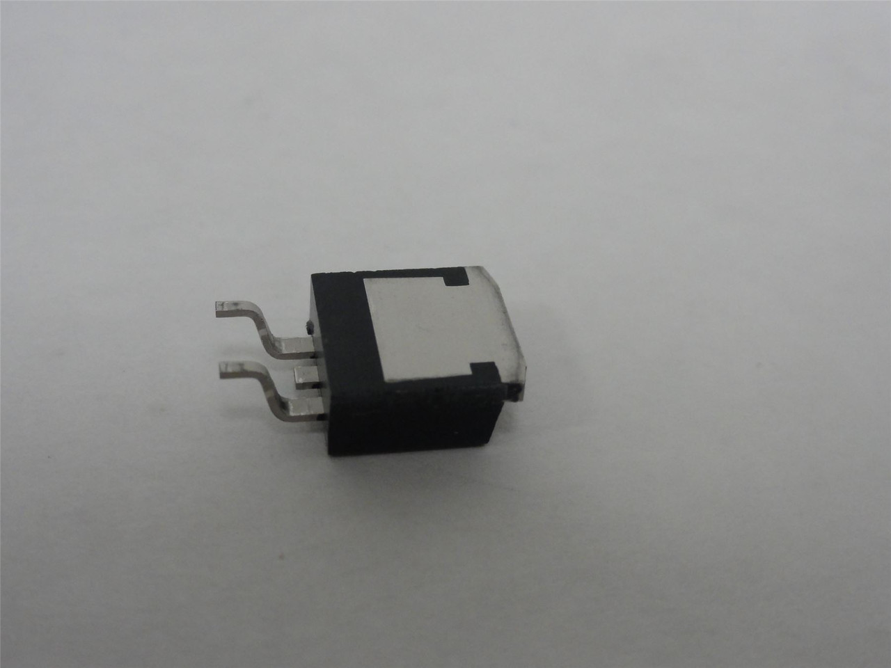 Vishay IRL630S; Lot-21 MOSFETs; N-Channel; 200V; 9A