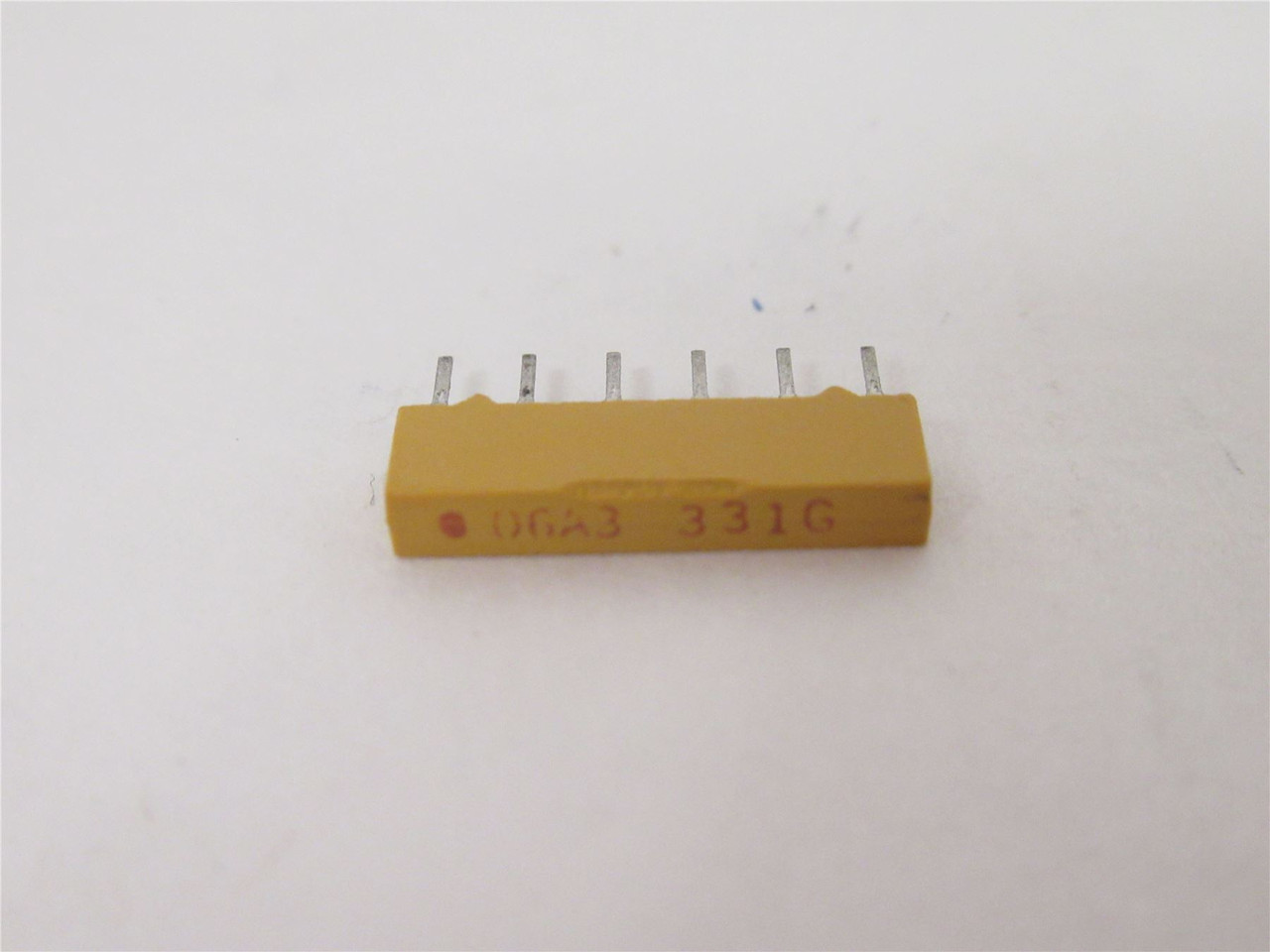 Dale 06A3-331G; Lot-20 Resistor; 6-Pin