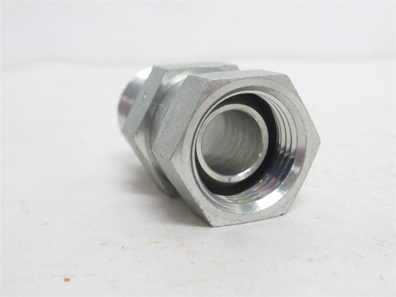 Parker 0107-8-8-S; Straight Pipe Swivel; 1/2 x 1/2 NPT