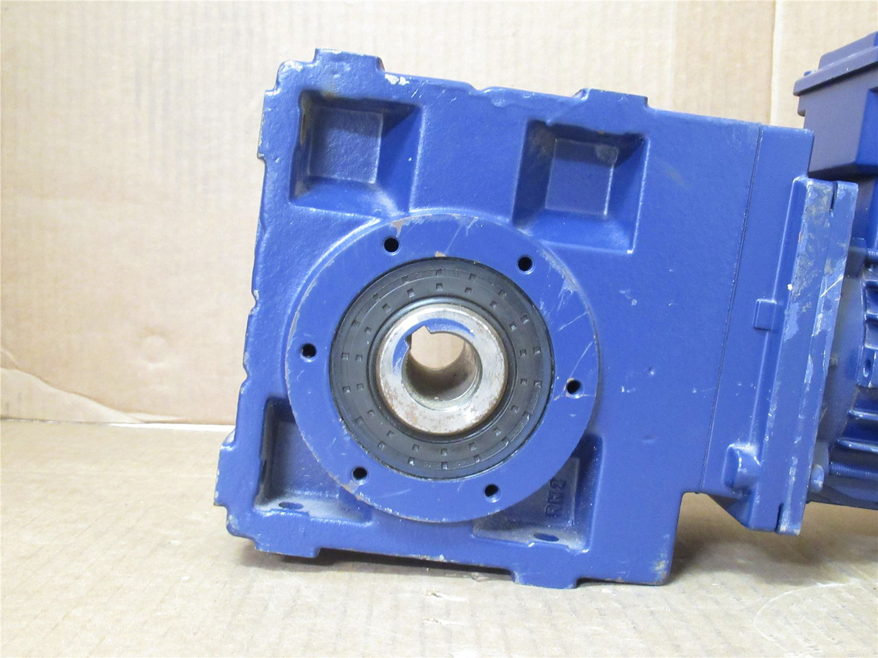 Lenze MDEMAXX063-32C0U; AC Gearmotor 207:1 Ratio; 230/460V