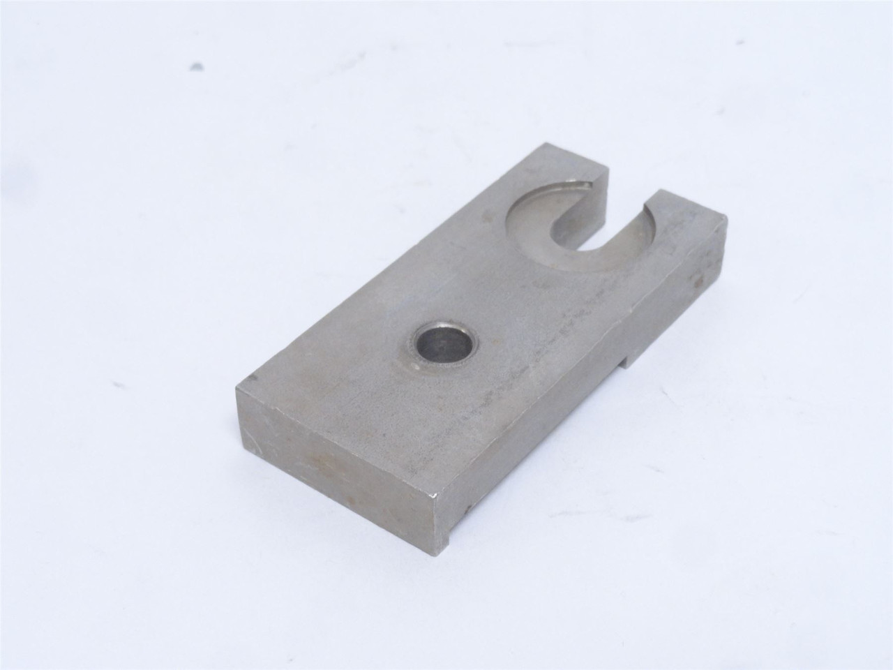 Grote 1019842; Stainless Steel Mounting Plate; 3-1/4" L x 1-1/2" W