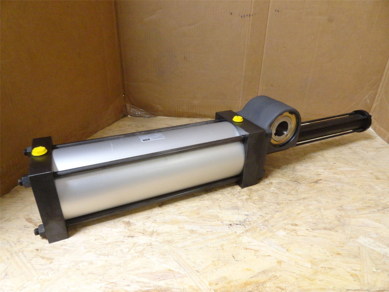 Parker B6714008-495; Actuated Air Cylinder; 140PSI; 1-1/2"ID